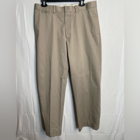 L.L. Bean Other - L.L. Bean Men’s Classic Fit 34x32 (measured) Khakis 3710
